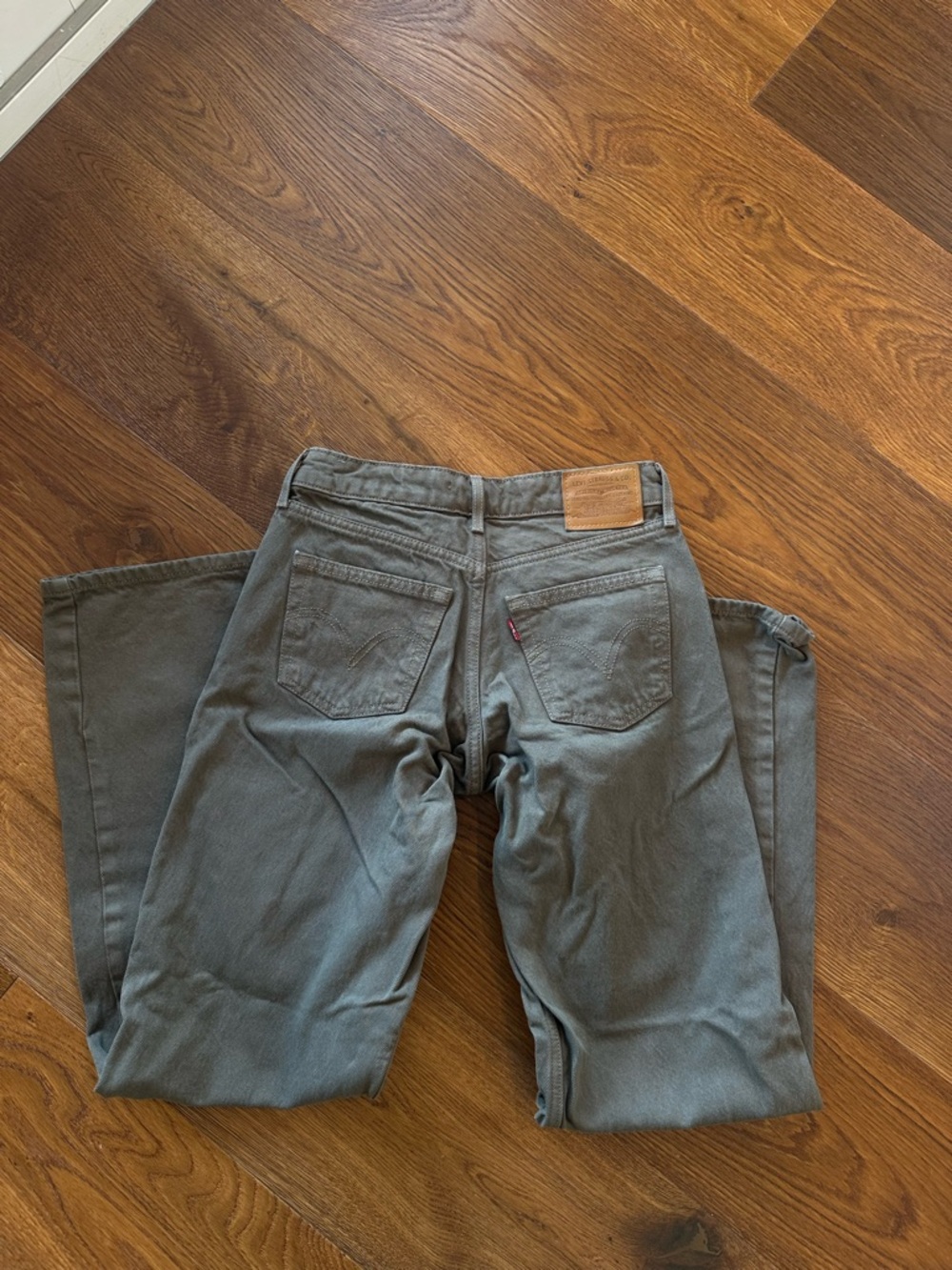 Levi’s Low Loose Grey / Olive Green Jeans - Picture 3 of 4